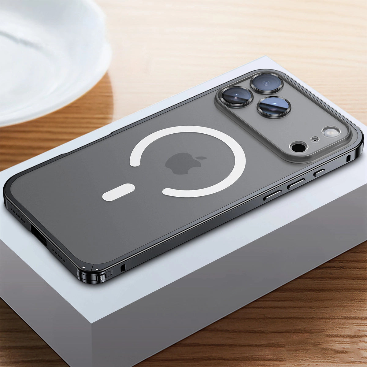 New iPhone 17 Series|Seahorse Buckle Metal Frame Anti-drop Lens Protective Case