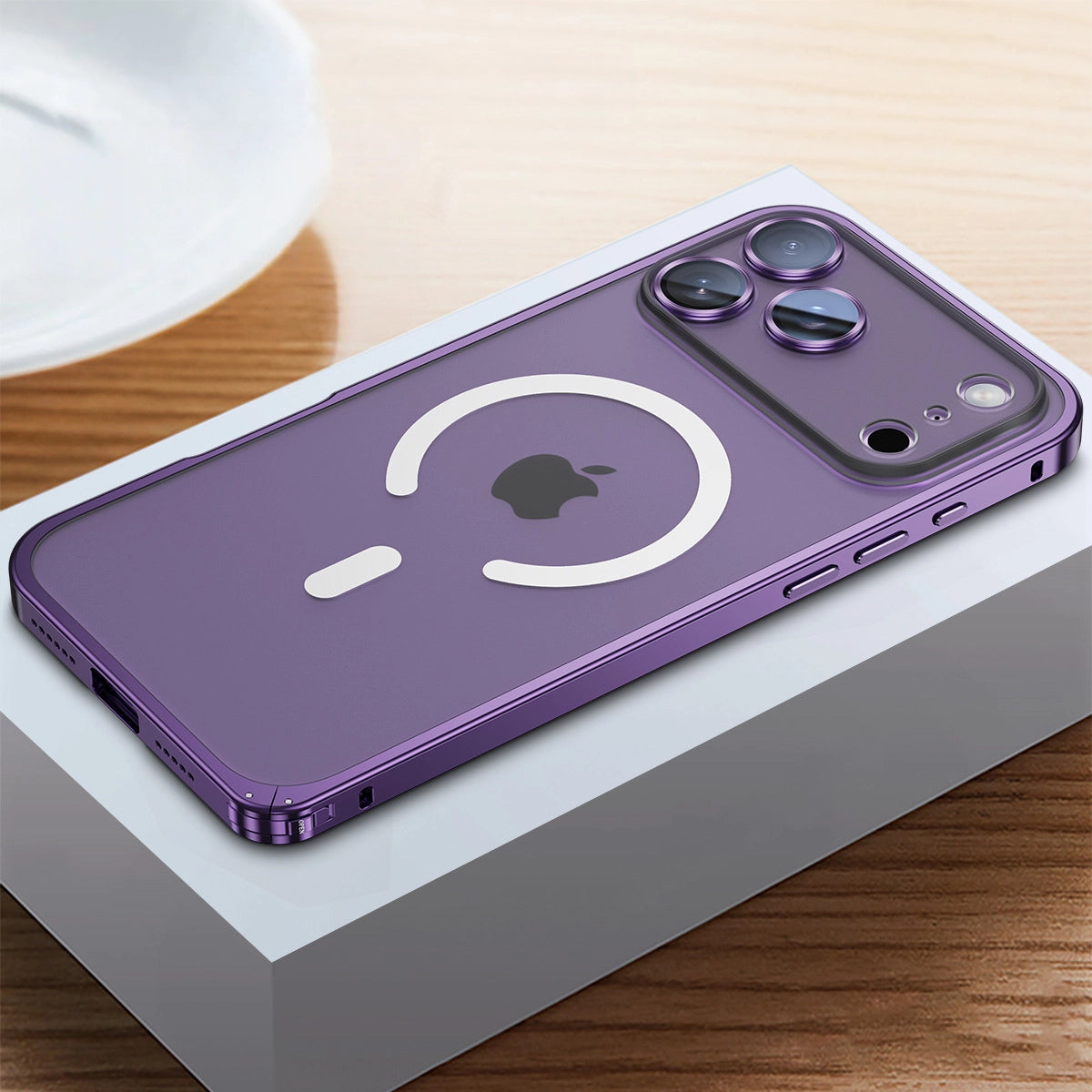 New iPhone 17 Series|Seahorse Buckle Metal Frame Anti-drop Lens Protective Case