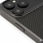 iPhone 17 Series: Carbon Defence Case / Cover