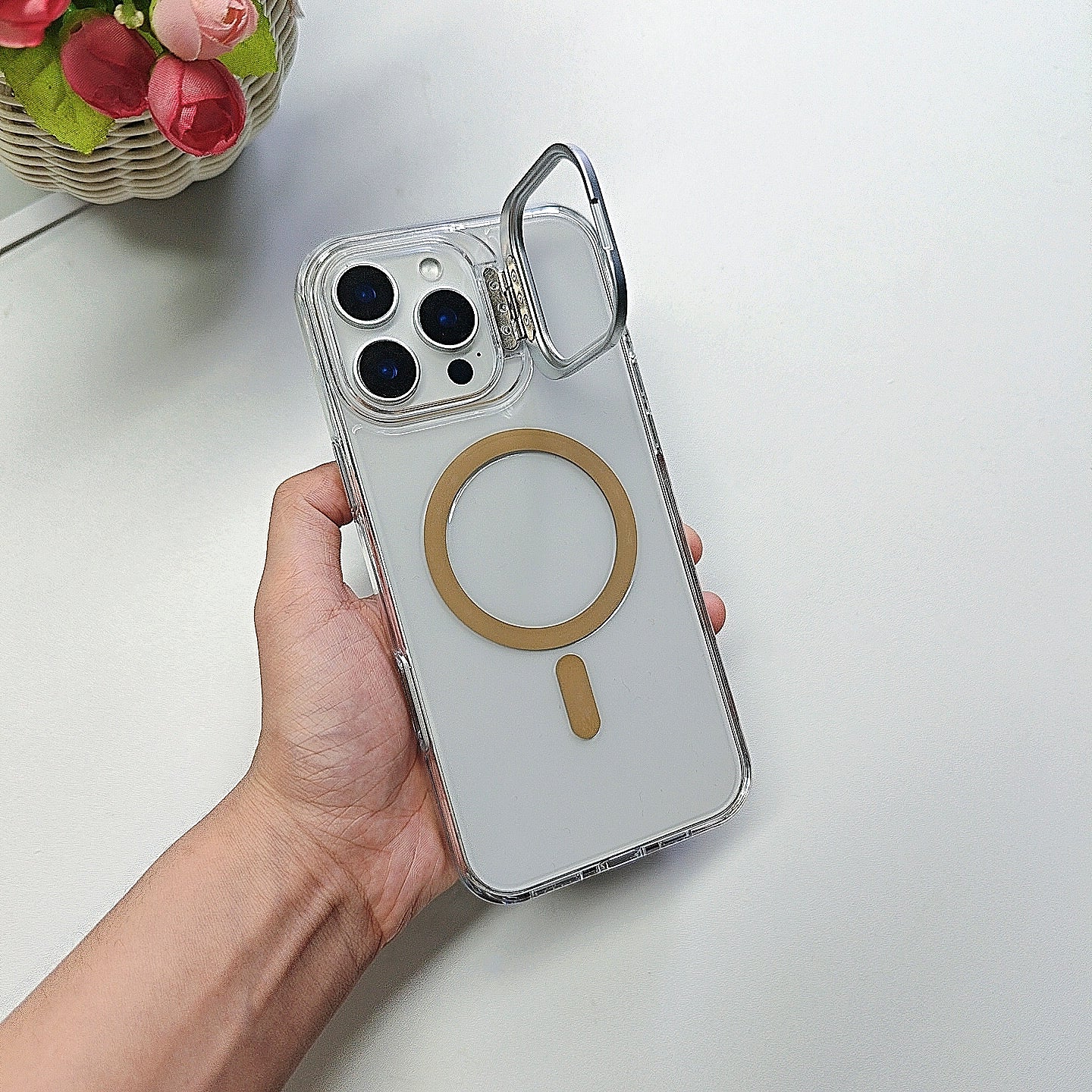 iPhone 16 Series: Camera Kickstand Anti-Yellow MagSafe Case